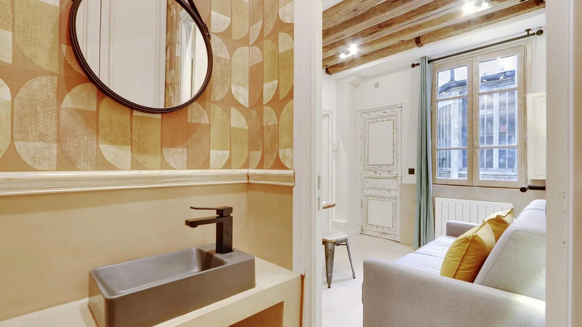 CMG - Place des Vosges - Le Marais 2 Paris