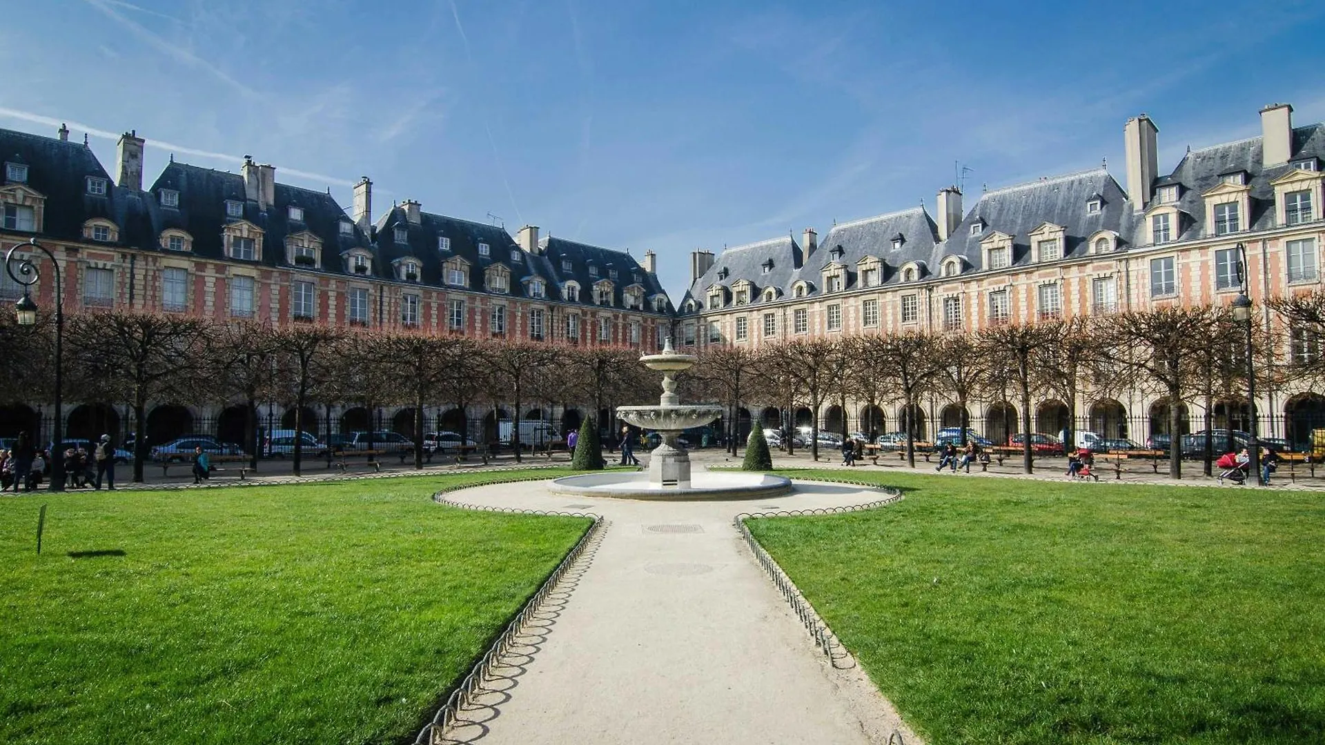 CMG - Place des Vosges - Le Marais 2 Paris 0*,  France